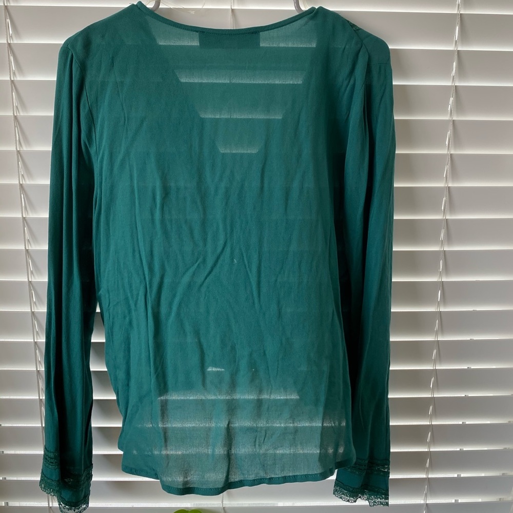 Turquoise Francesca’s Wrap Front Top - Picture 2 of 2